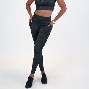 CVG Squat Proof Leopard Leggings in Black Size Small